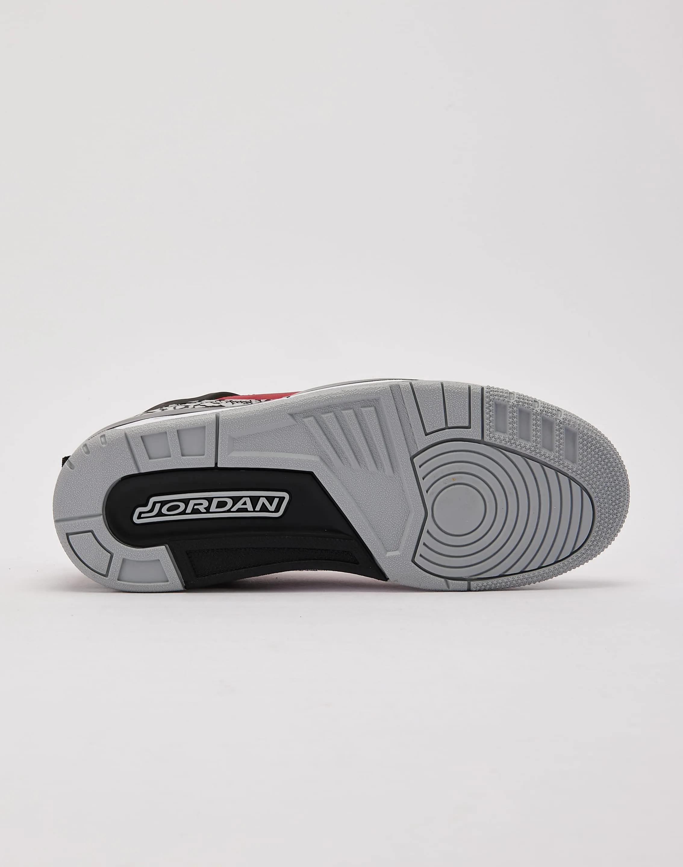 Jordan Spizike Low