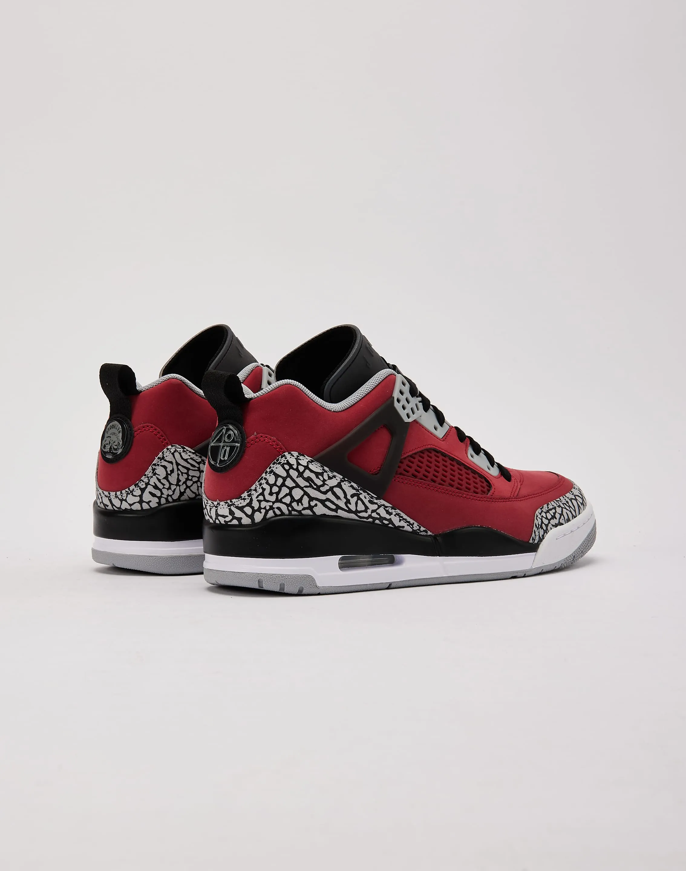 Jordan Spizike Low