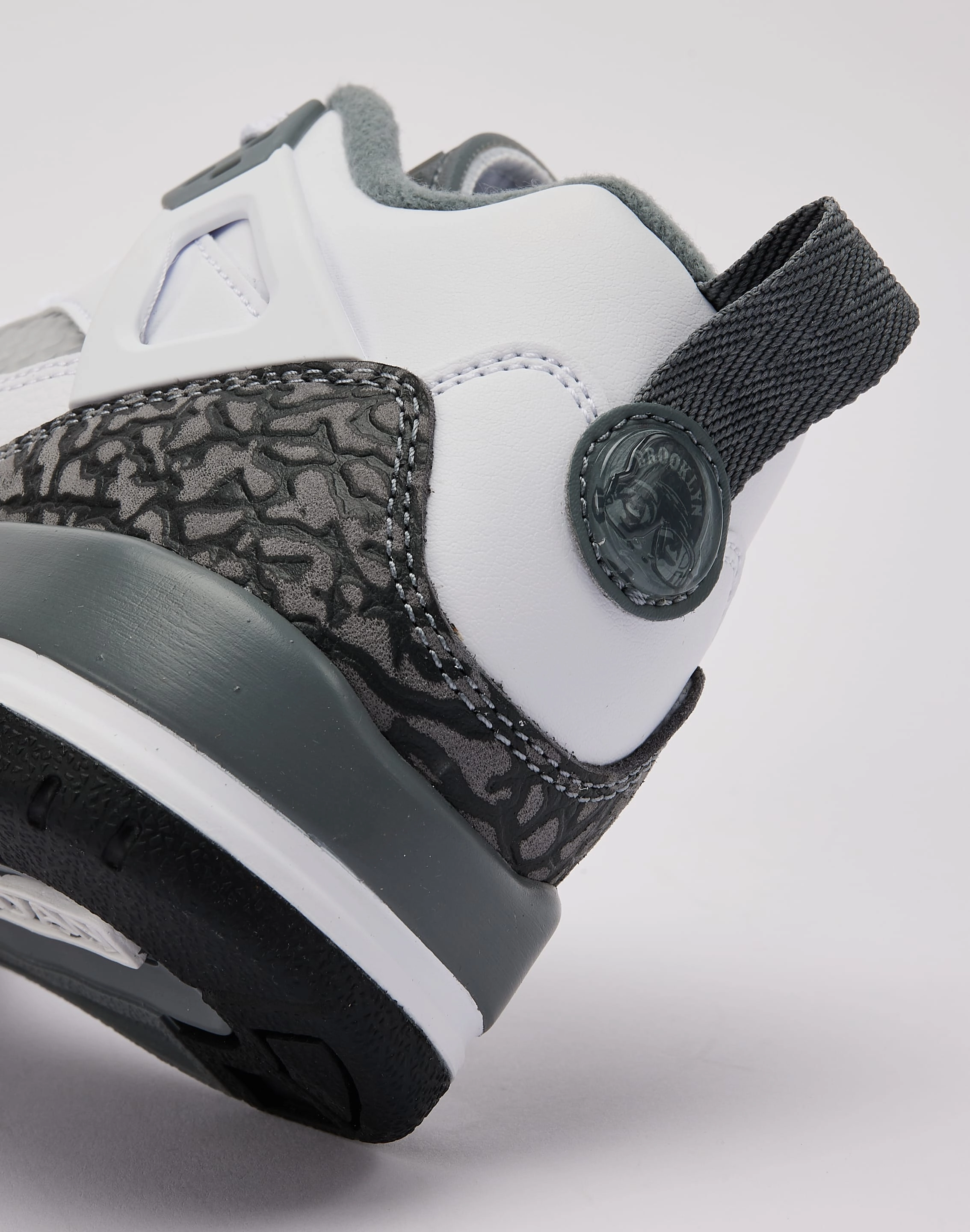 Jordan Spizike Low Grade-School