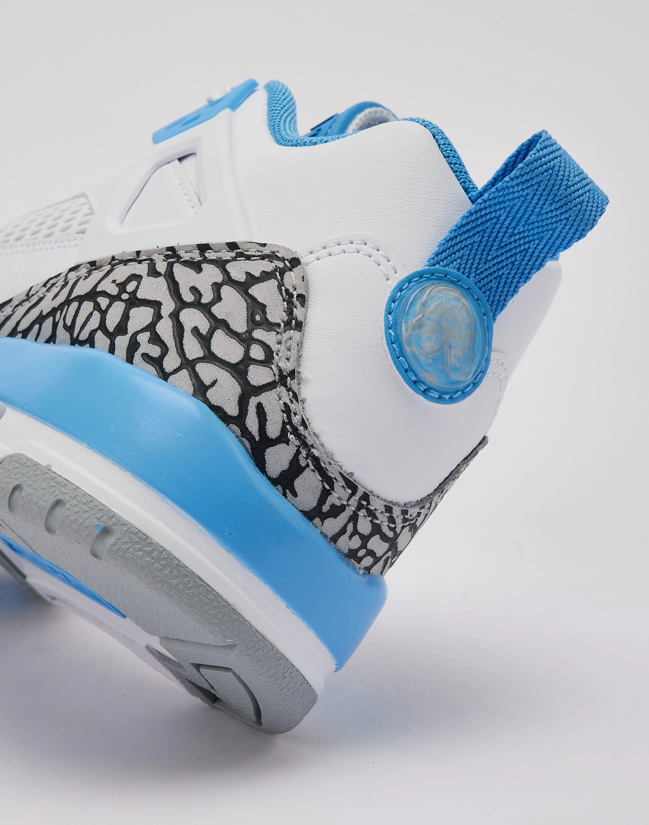 Jordan Spizike Low Grade-School