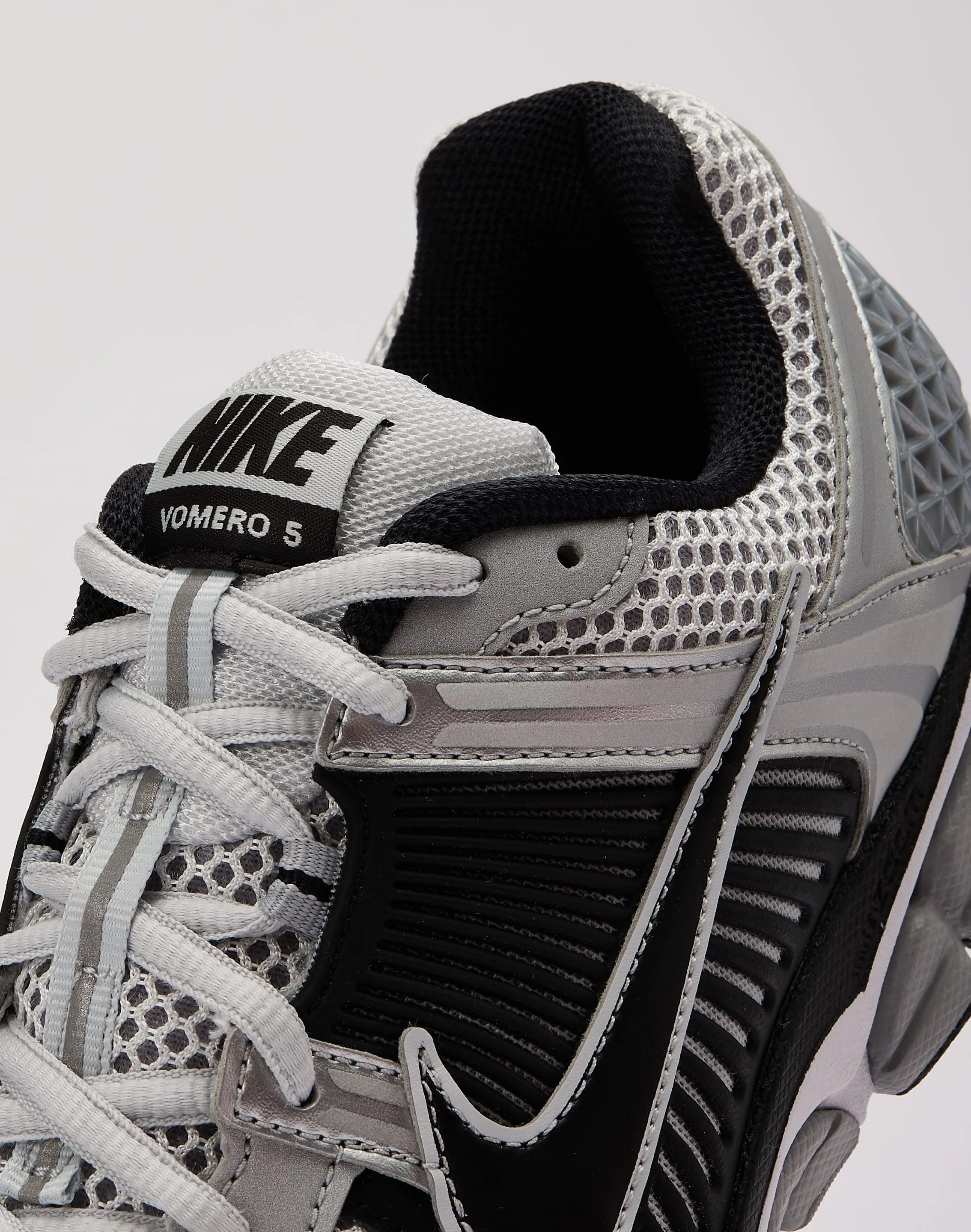 Nike Zoom Vomero 5